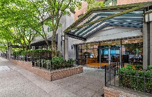 1188 HOWE ST Harris First 778-320-3782 Realtor Vancouver West End Negotiator