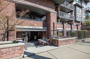 9233 FERNDALE RD Harris First 778-320-3782 Realtor